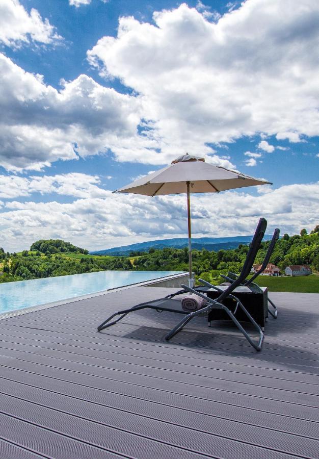 *Brandnew* Modernes Apartment In Den Weinbergen Mit Pool Und Sauna Spielfeld Zewnętrze zdjęcie