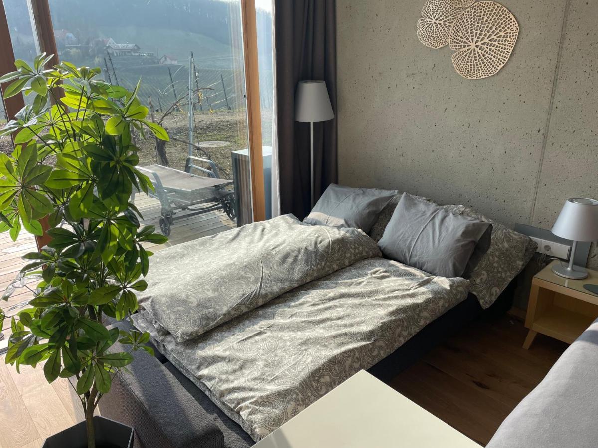 *Brandnew* Modernes Apartment In Den Weinbergen Mit Pool Und Sauna Spielfeld Zewnętrze zdjęcie
